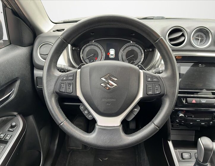 Suzuki Vitara 9