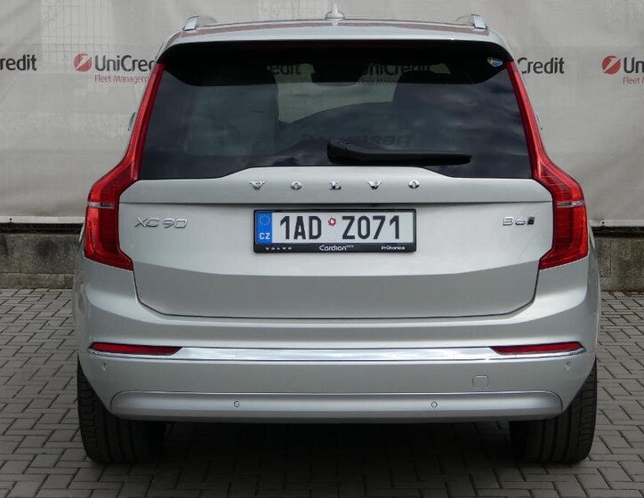 Volvo XC90 SUV / Terénní 2,0 l 220 kw