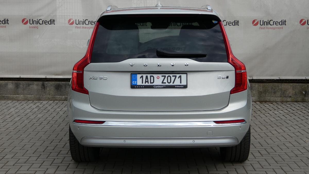 Volvo XC90 SUV / Terénní 2,0 l 220 kw
