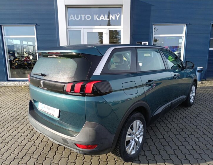 Peugeot 5008 SUV 1,2 l 96 kw