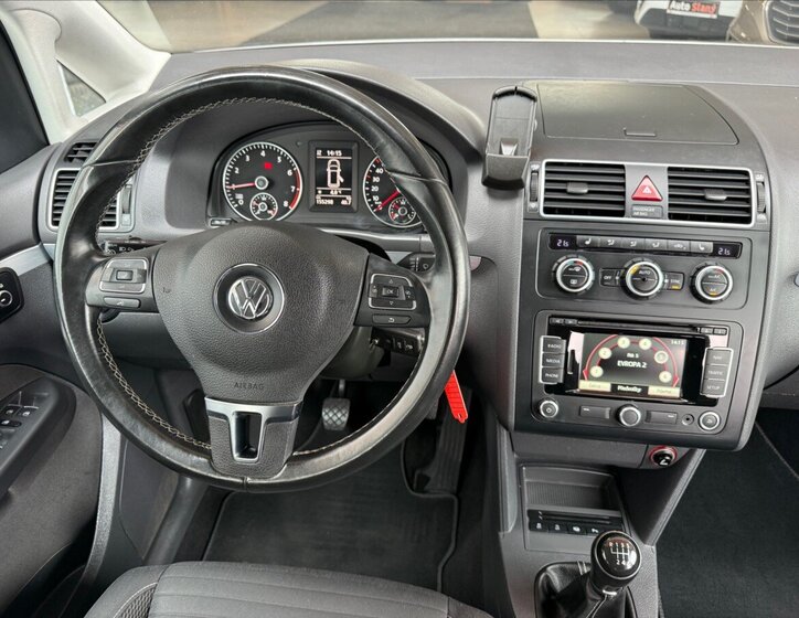 Volkswagen Touran Kombi 1,2 l 77 kw