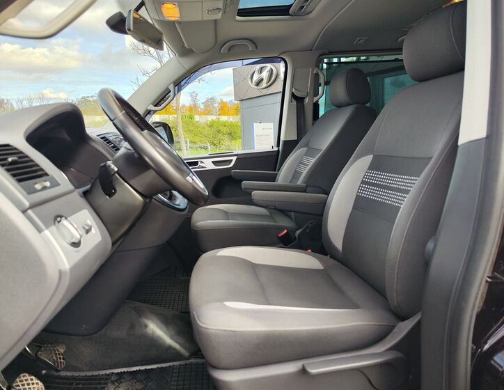 Volkswagen Multivan 16