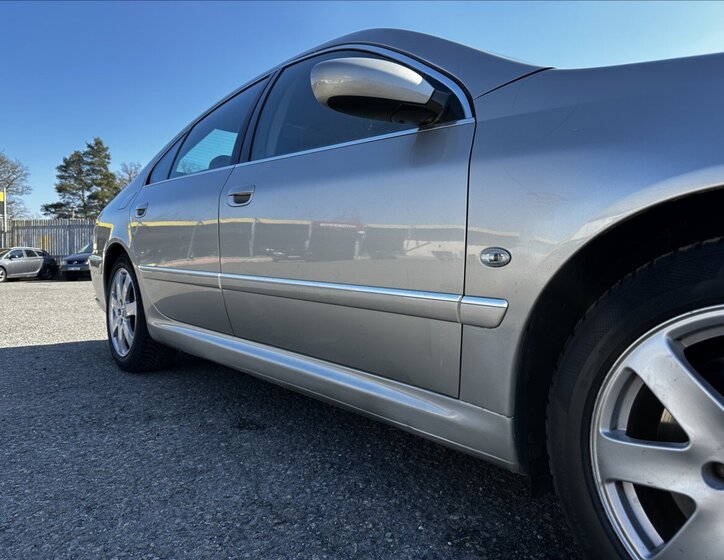 Peugeot 607 Sedan 2,0 l 100 kw