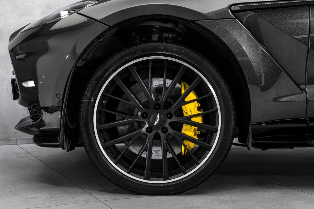 Aston Martin Ostatní SUV 4,0 l 520 kw