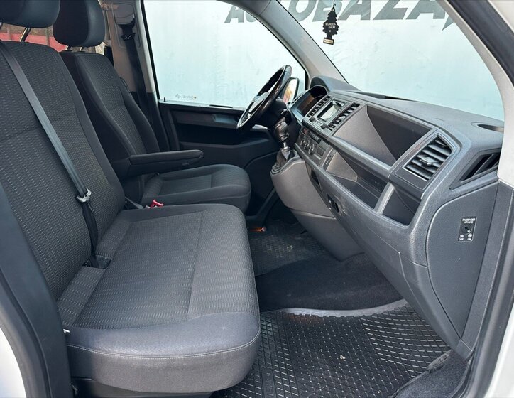 Volkswagen Caravelle Kombi 2,0 l 75 kw