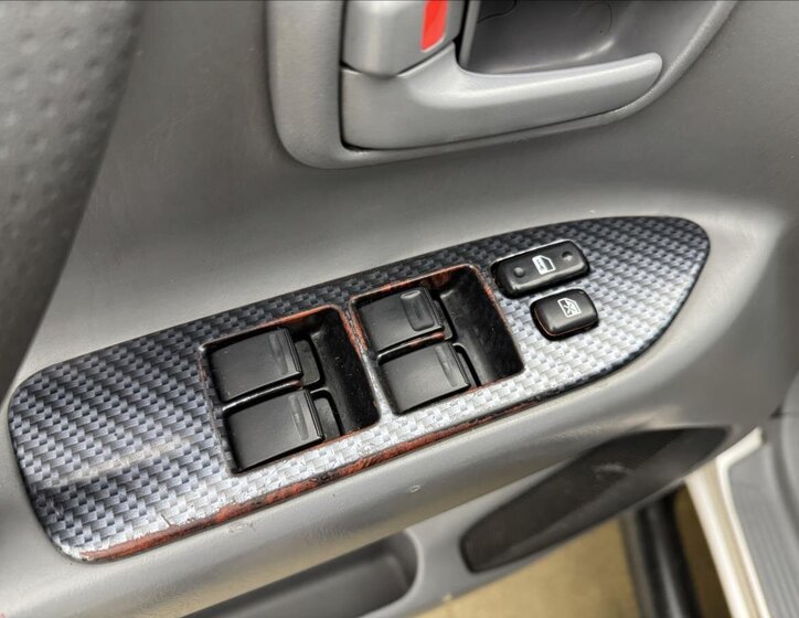 Toyota Land Cruiser SUV / Terénní 4,2 l 150 kw