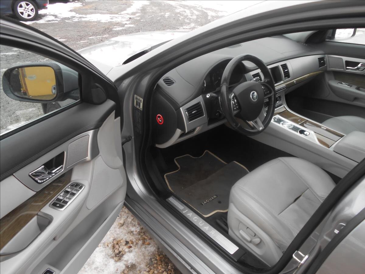 Jaguar XF Kombi 2,2 l 147 kw