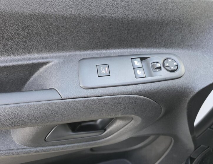 Opel Combo Skříň 1,5 l 75 kw