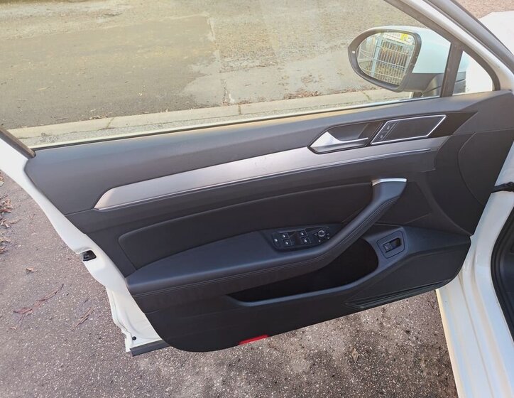 Volkswagen Passat 10