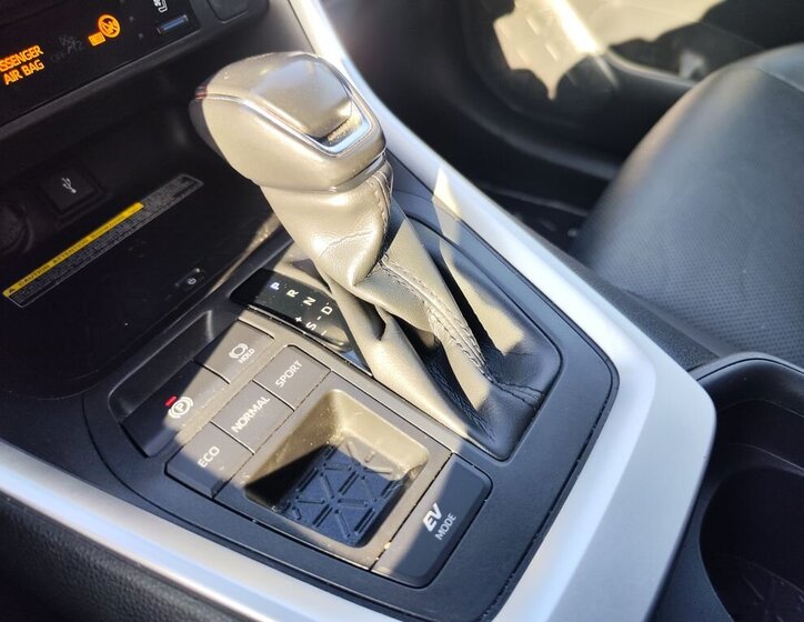 Toyota RAV4 SUV / Terénní 2,5 l 163 kw