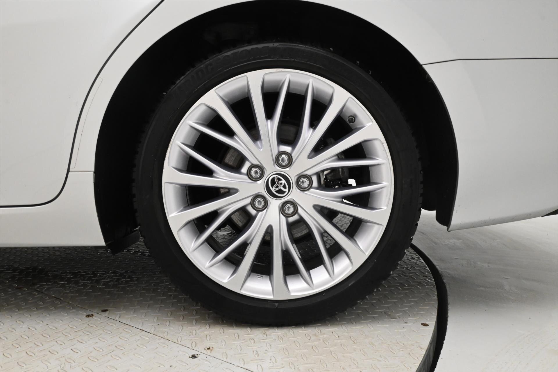 Toyota Camry Sedan / Limuzína 2,5 l 160 kw