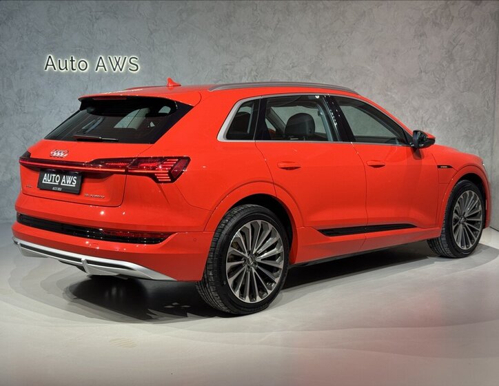 Audi e-tron SUV 0,0 300 kw