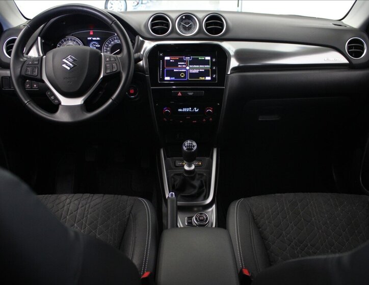 Suzuki Vitara SUV / Terénní 1,4 l 95 kw
