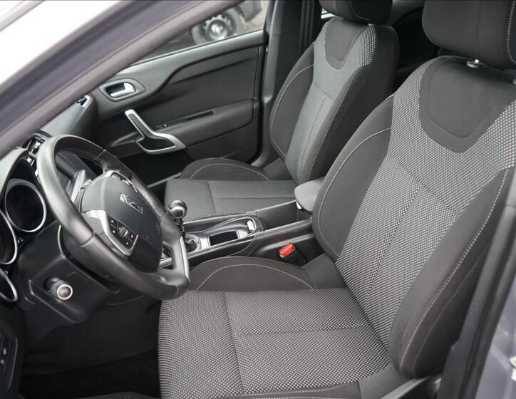 DS Automobiles DS4 9