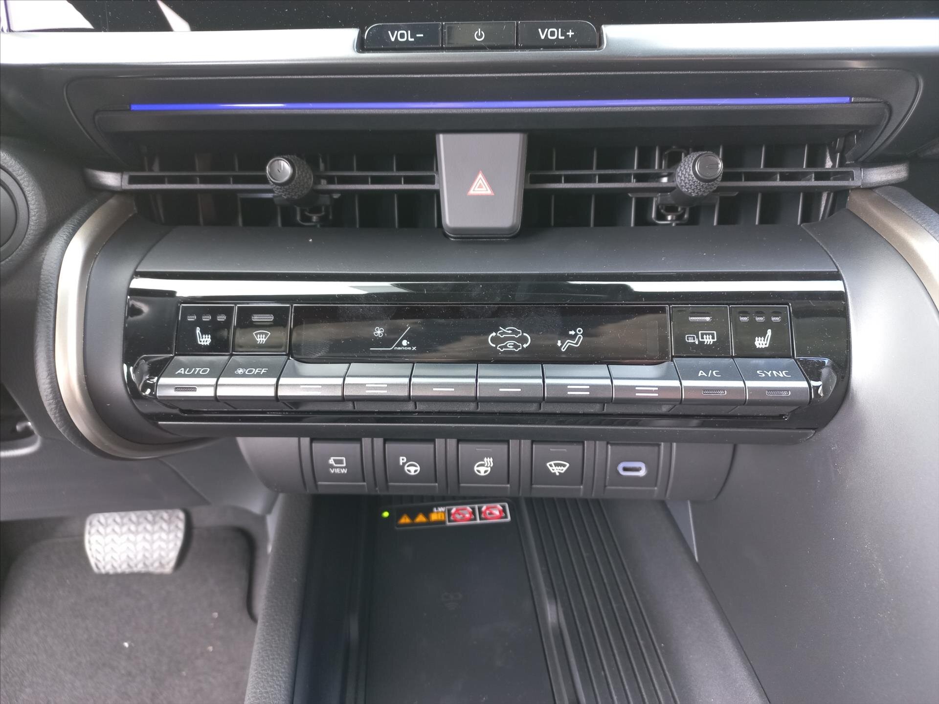 Toyota C-HR CUV 1,8 l 72 kw