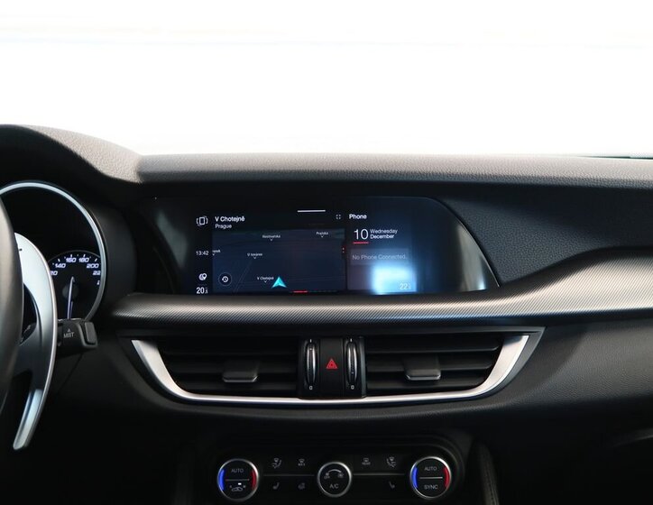 Alfa Romeo Stelvio 31