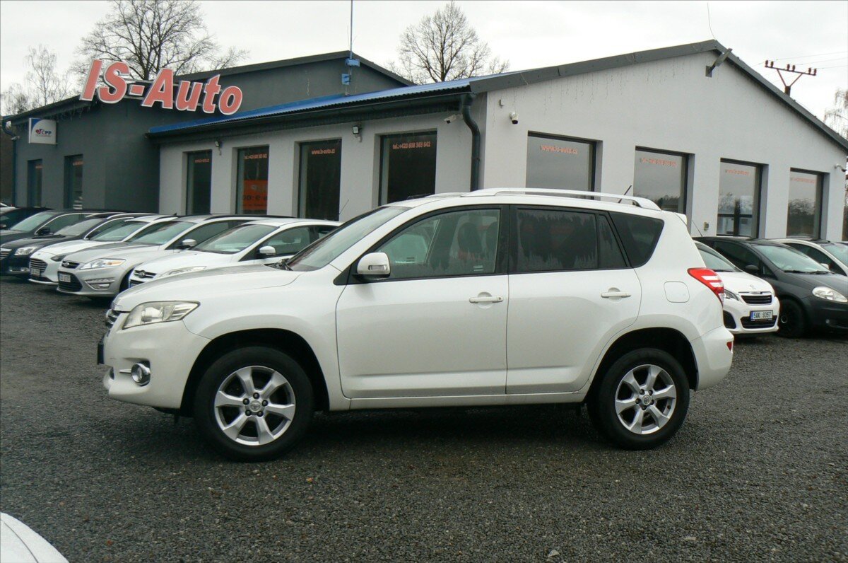 Toyota RAV4 SUV / Terénní 2,2 l 110 kw