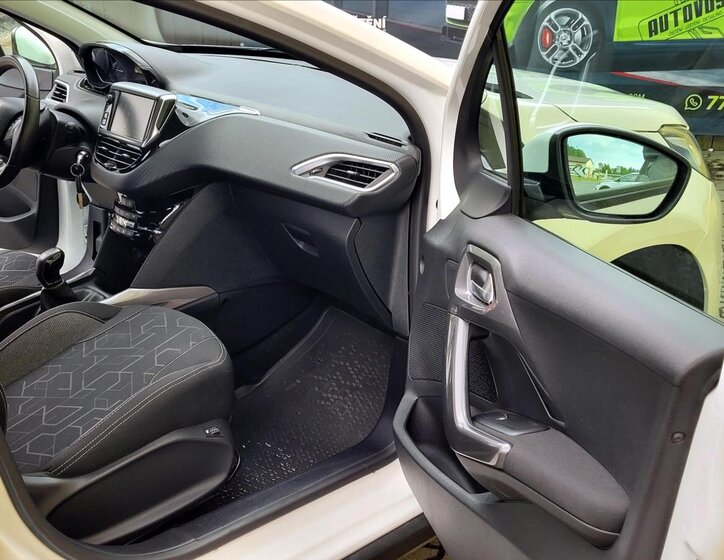 Peugeot 2008 SUV / Terénní 1,2 l 60 kw