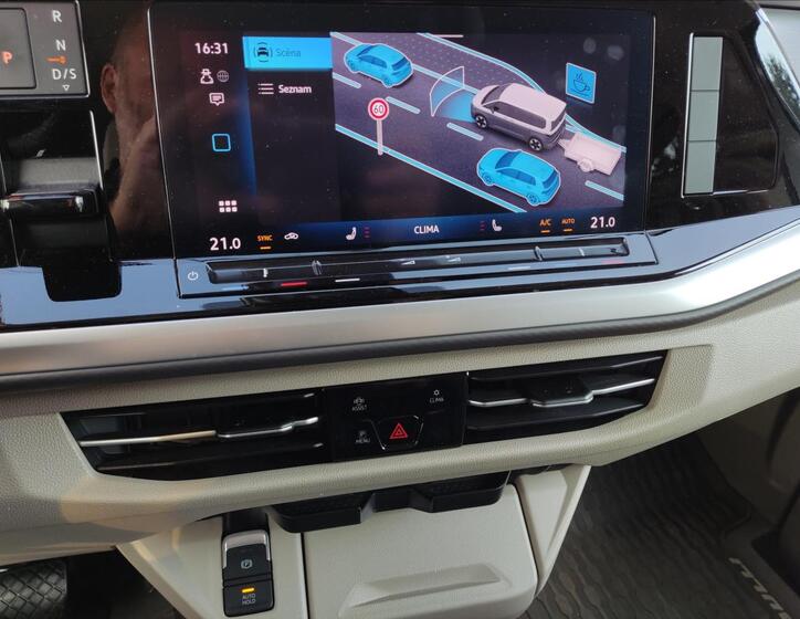 Volkswagen Multivan 10