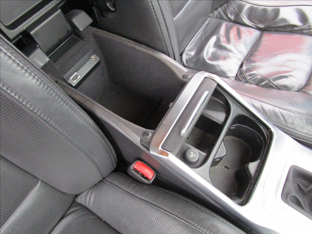 Volvo XC70 Kombi 2,4 l 158 kw