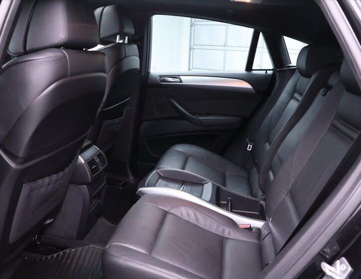 BMW X6 SUV 3,0 l 225 kw