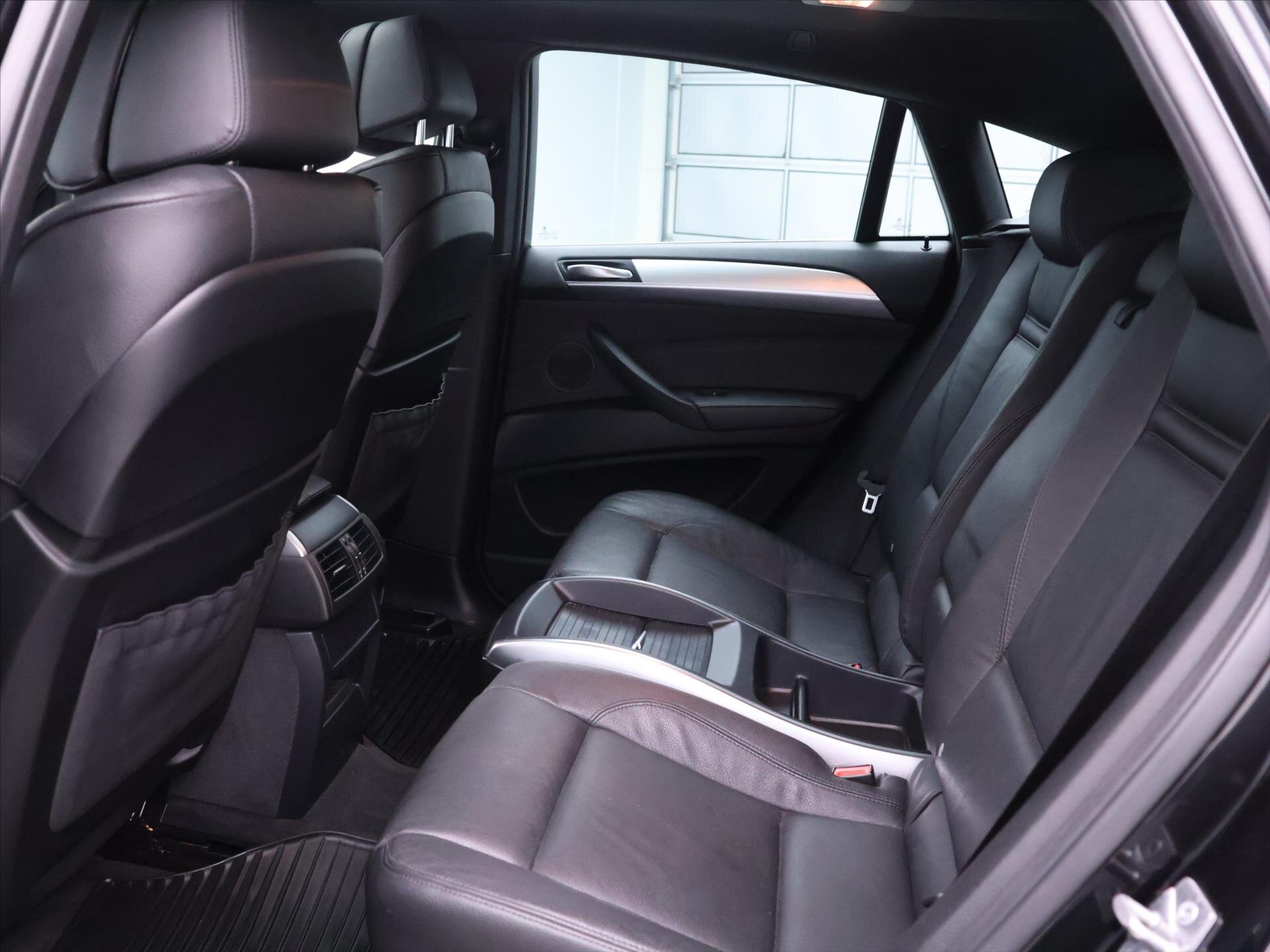 BMW X6 SUV 3,0 l 225 kw