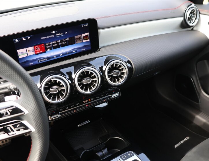 Mercedes-Benz CLA Kupé 1,3 l 120 kw