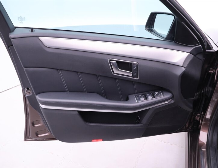 Mercedes-Benz Třídy E 11