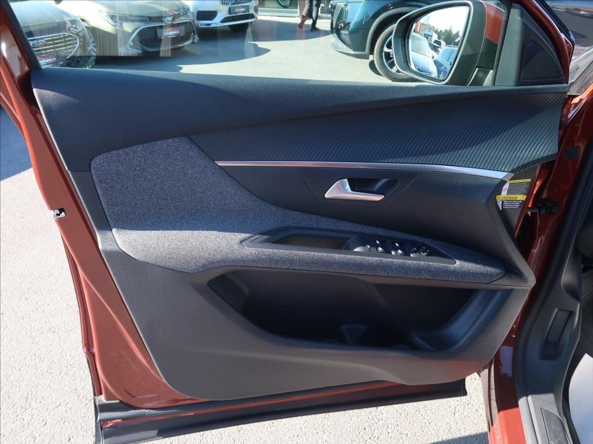 Peugeot 3008 SUV / Terénní 1,2 l 96 kw