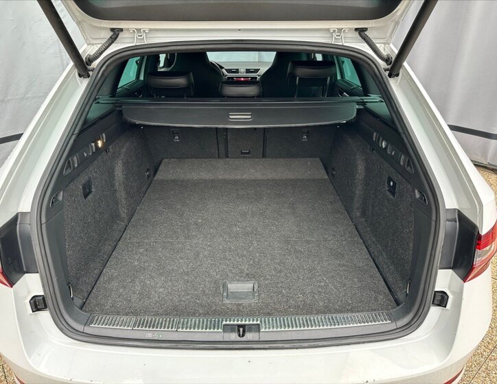 Škoda Superb Kombi 2,0 l 206 kw