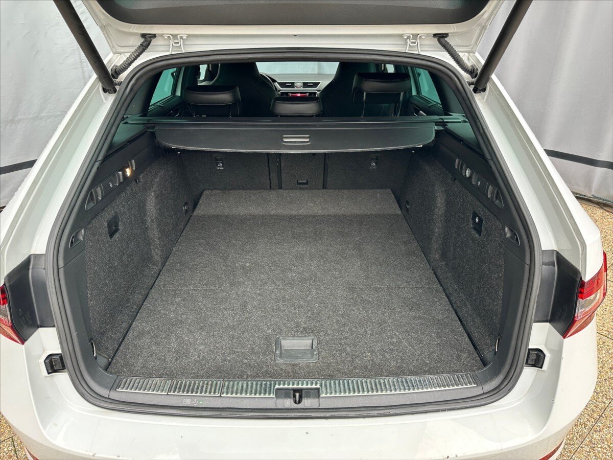 Škoda Superb Kombi 2,0 l 206 kw