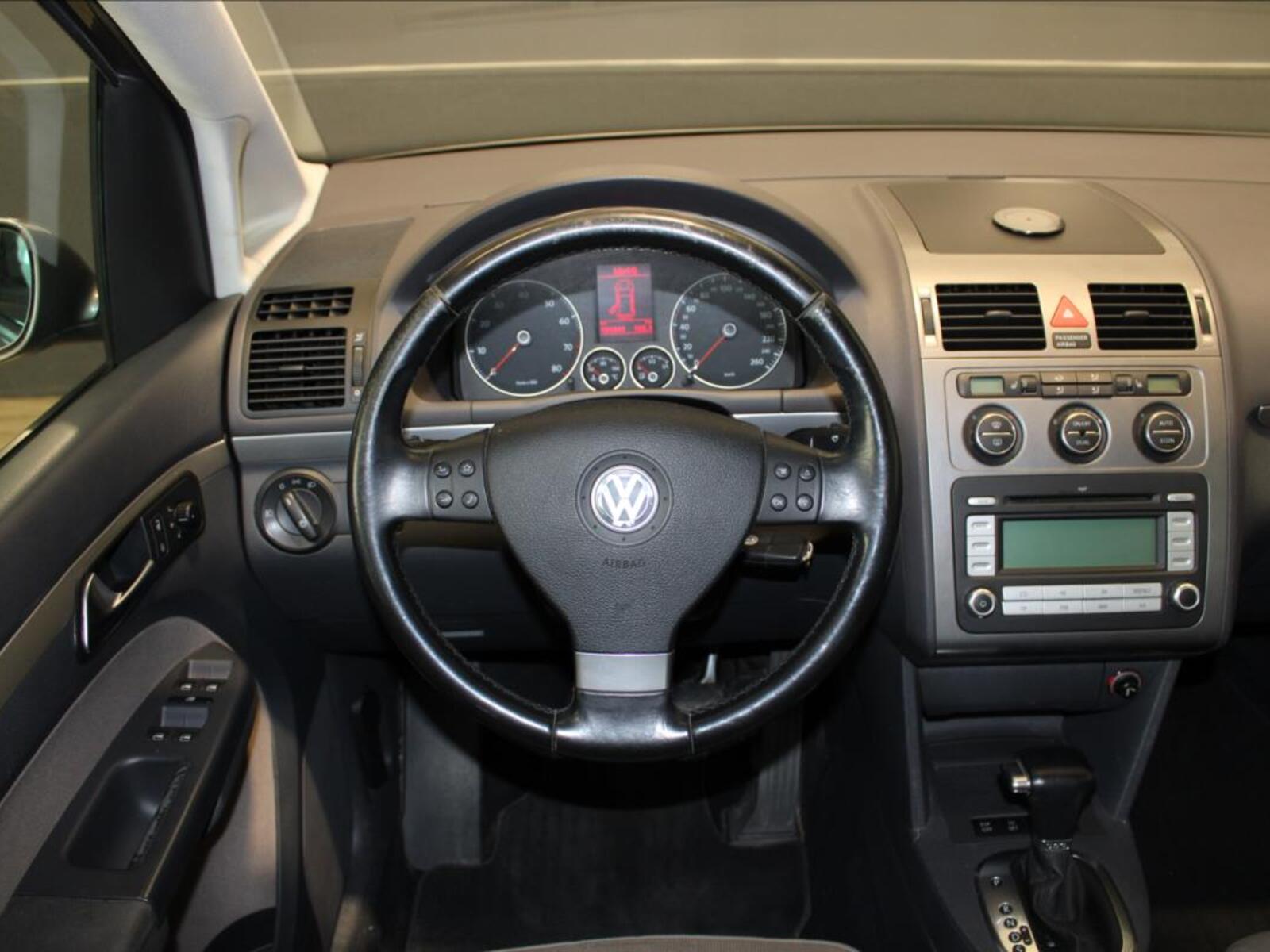 Volkswagen Touran 26