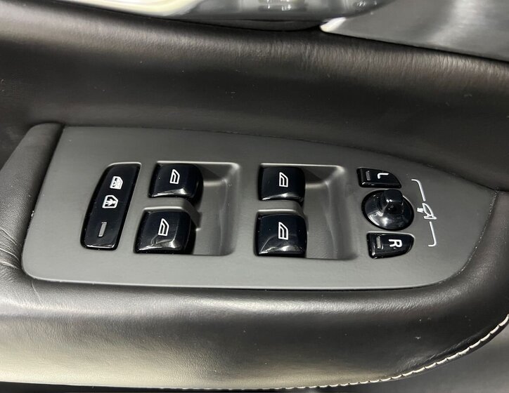 Volvo XC90 SUV / Terénní 2,0 l 177 kw