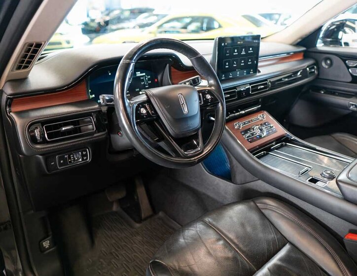 Lincoln Aviator SUV / Terénní 3,0 l 298 kw