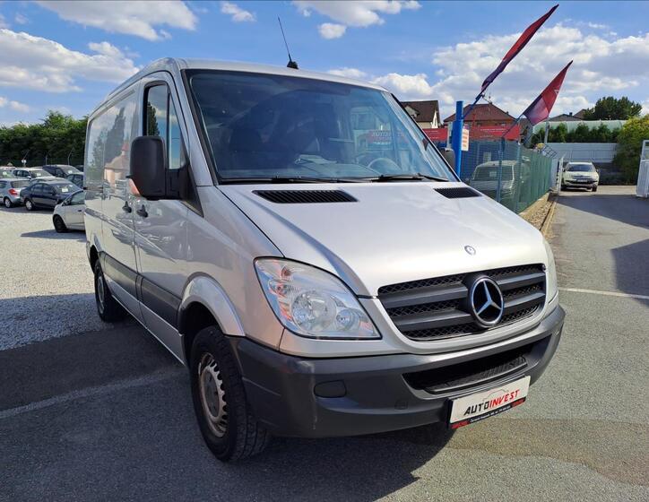 Mercedes-Benz Sprinter 2