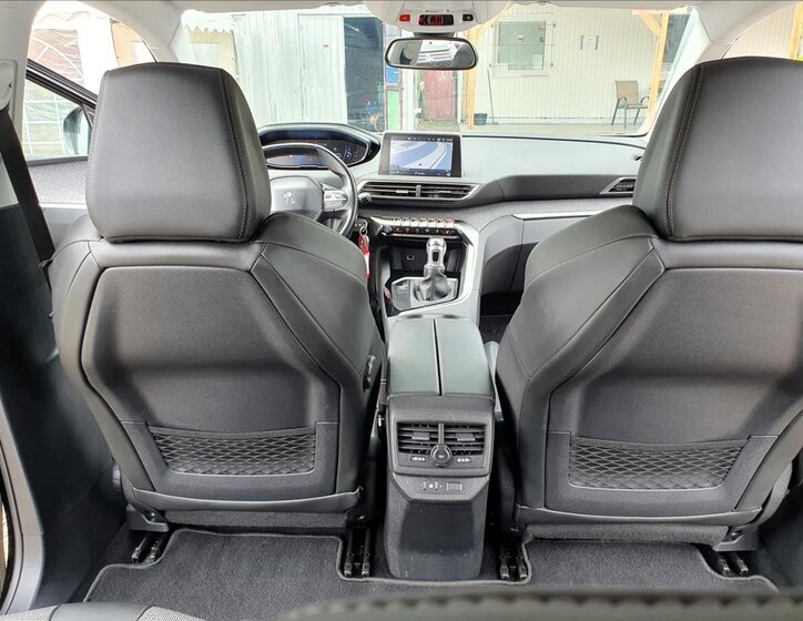 Peugeot 5008 SUV / Terénní 1,5 l 96 kw