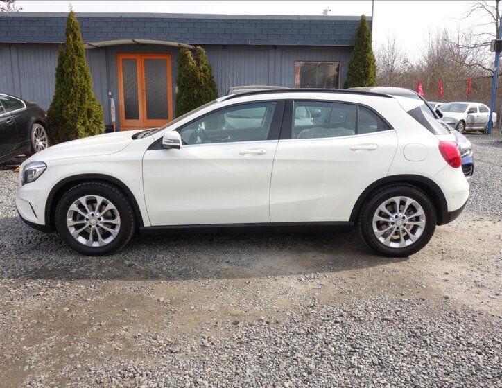 Mercedes-Benz GLA SUV / Terénní 2,1 l 100 kw