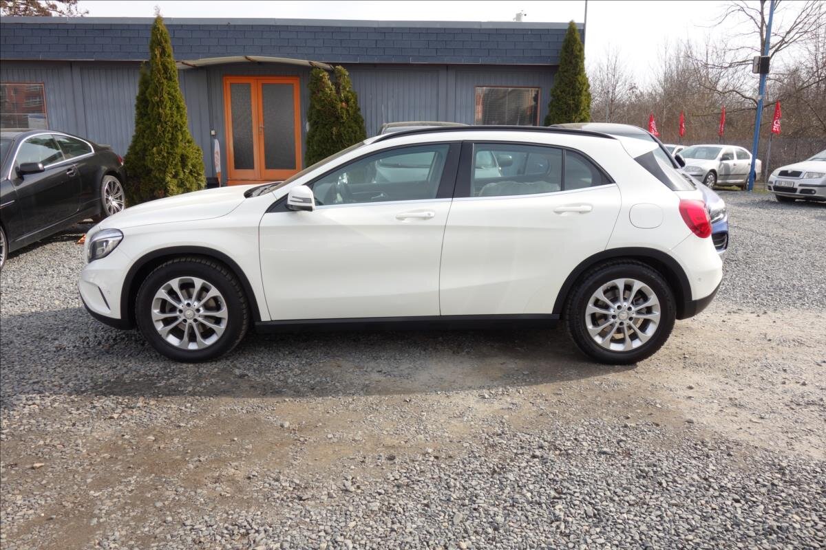 Mercedes-Benz GLA SUV / Terénní 2,1 l 100 kw