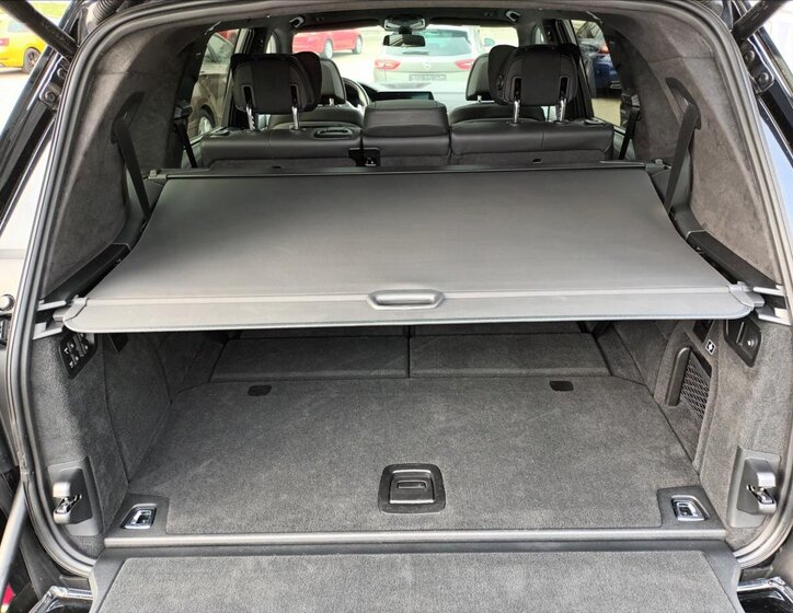 BMW X7 SUV / Terénní 4,4 l 390 kw