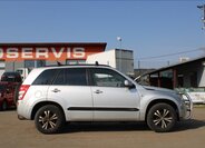Suzuki Grand Vitara Kombi 2,0 l 103 kw