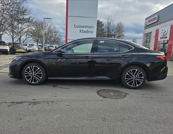 Toyota Camry Sedan / Limuzína 2,5 l 137 kw