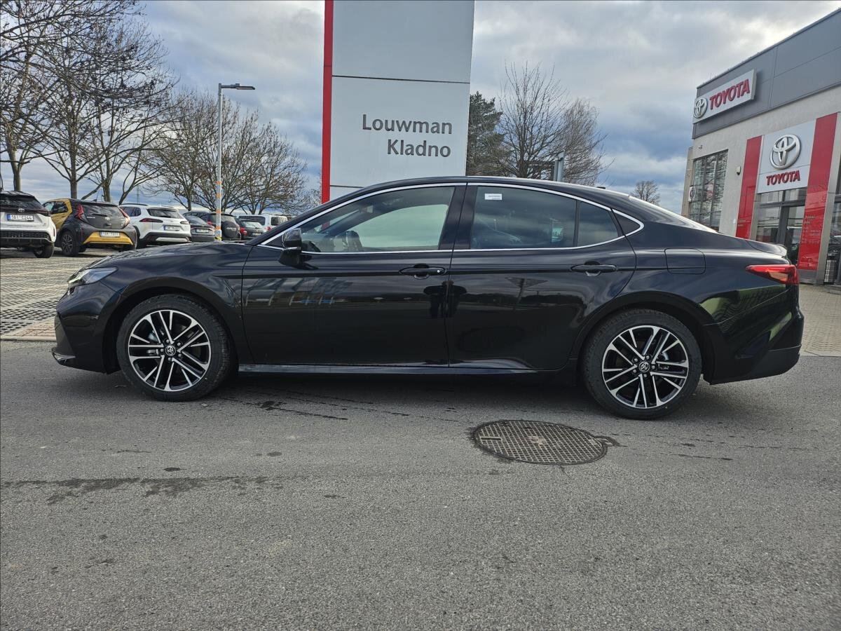 Toyota Camry Sedan / Limuzína 2,5 l 137 kw