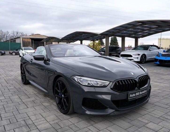 BMW Řada 8 Kabriolet 4,4 l 390 kw