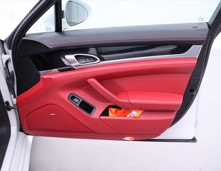 Porsche Panamera Hatchback 3,0 l 221 kw