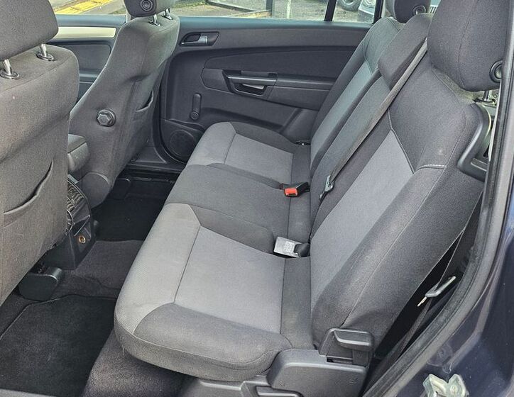 Opel Zafira 8