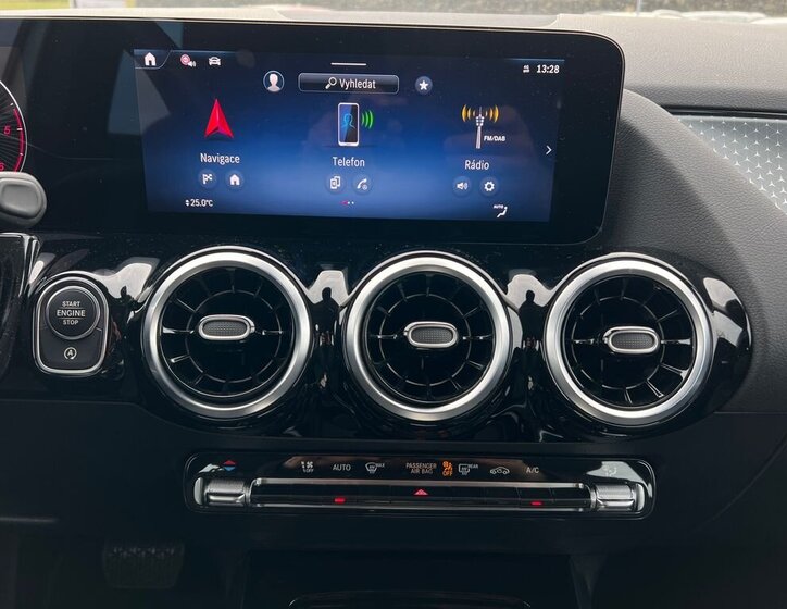 Mercedes-Benz GLA 19