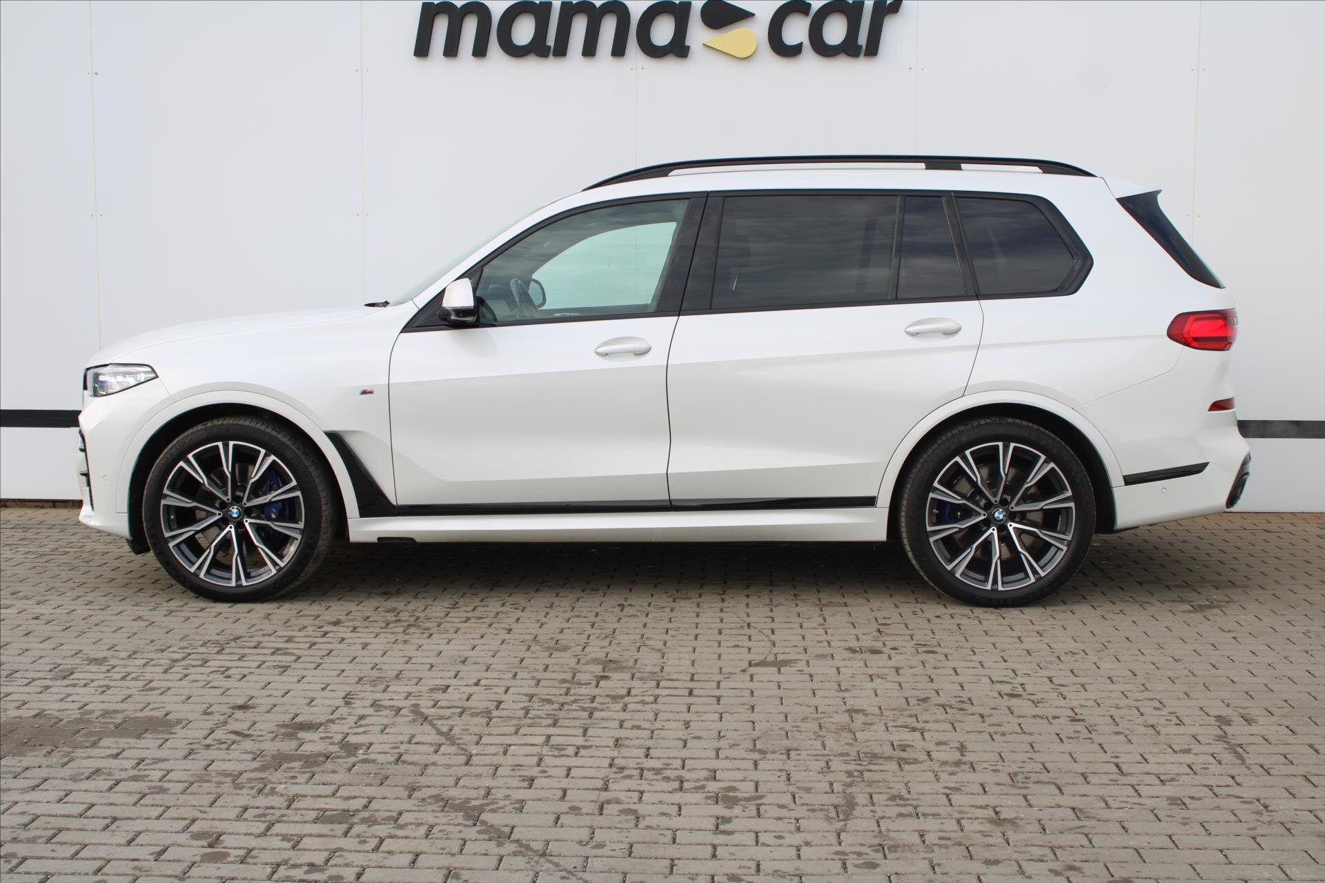 BMW X7 SUV 4,4 l 390 kw