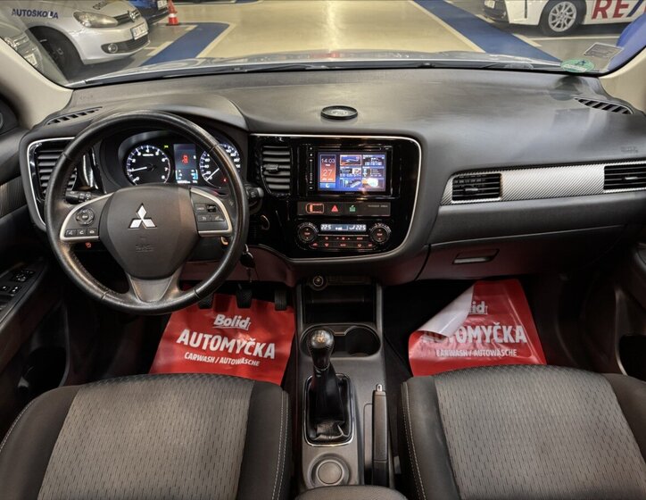 Mitsubishi Outlander SUV / Terénní 2,0 l 110 kw