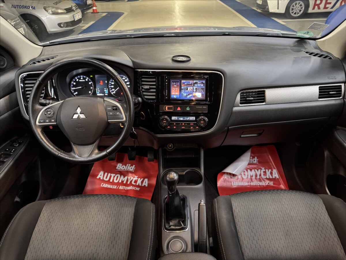 Mitsubishi Outlander SUV / Terénní 2,0 l 110 kw