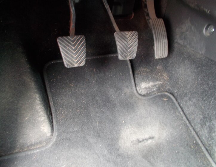 Mitsubishi Outlander SUV / Terénní 2,0 l 110 kw